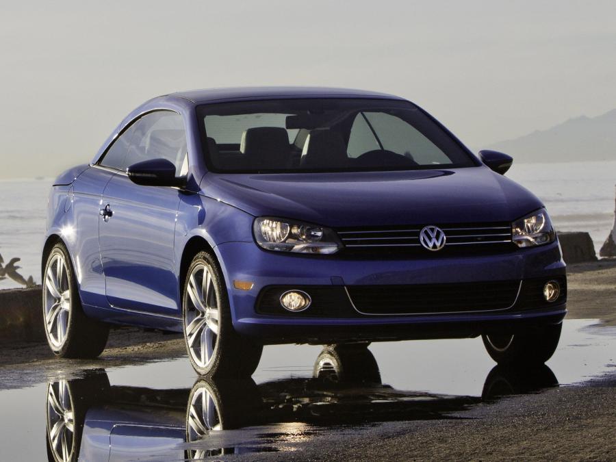  Volkswagen Eos 2.0 TSI 2010 года  (US) (фото 5 из 10)